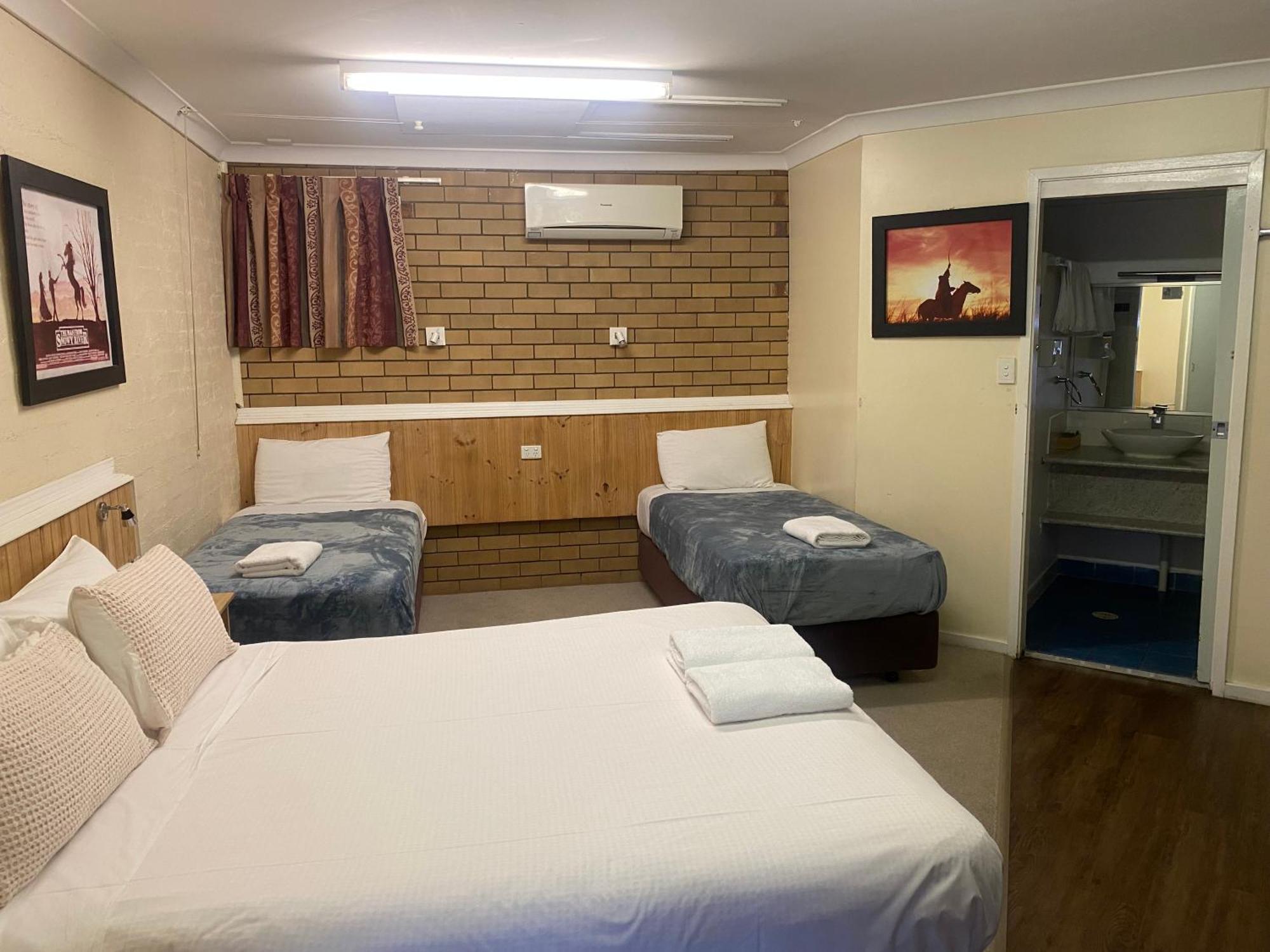 Winchester Motel Moree Bagian luar foto