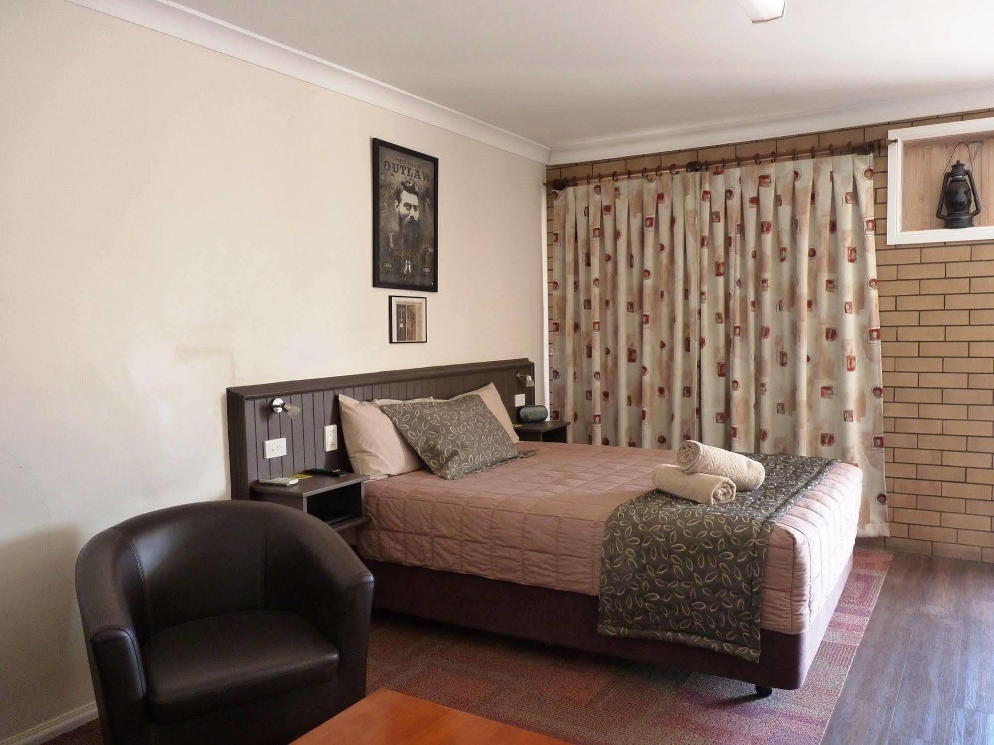 Winchester Motel Moree Bagian luar foto