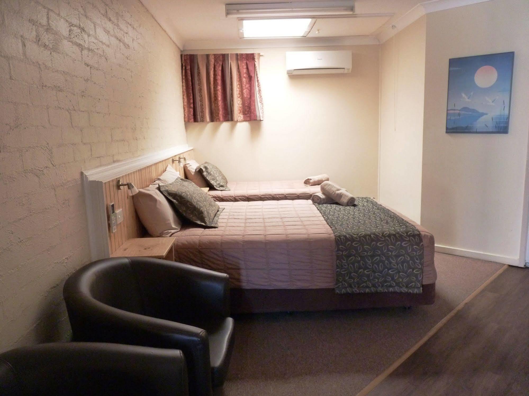 Winchester Motel Moree Bagian luar foto