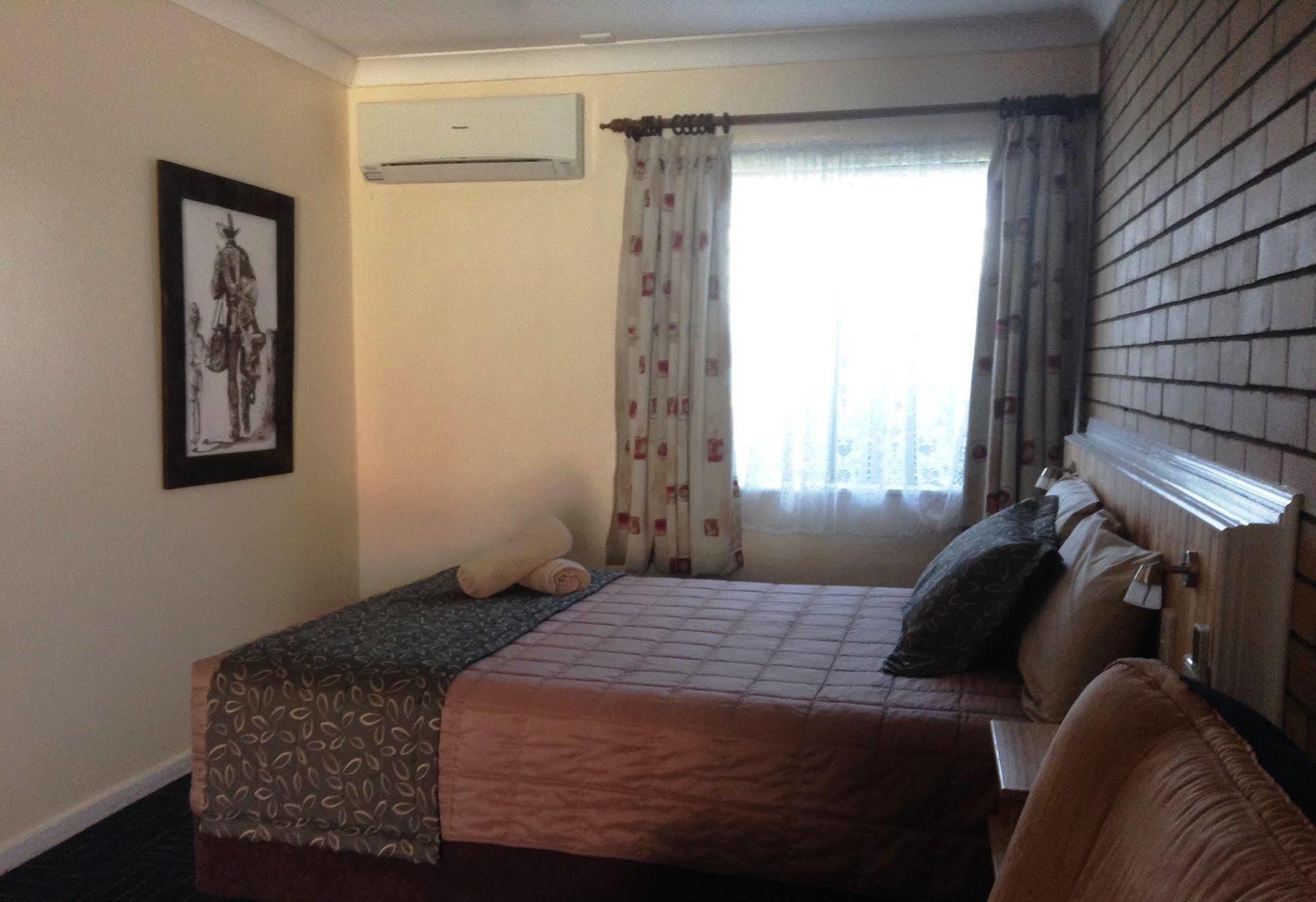 Winchester Motel Moree Bagian luar foto